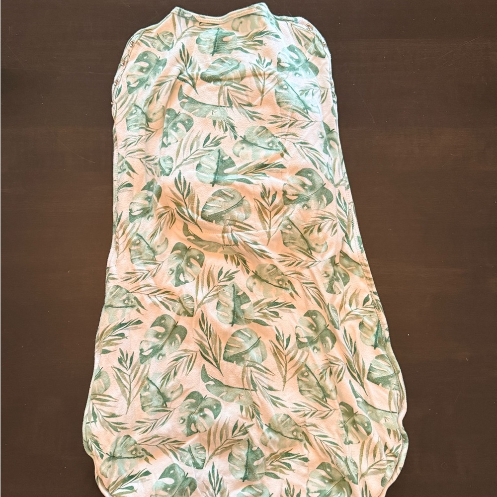 Dreamland Baby Weighted Sleep Swaddle Leaf Print - Picture 6 of 11